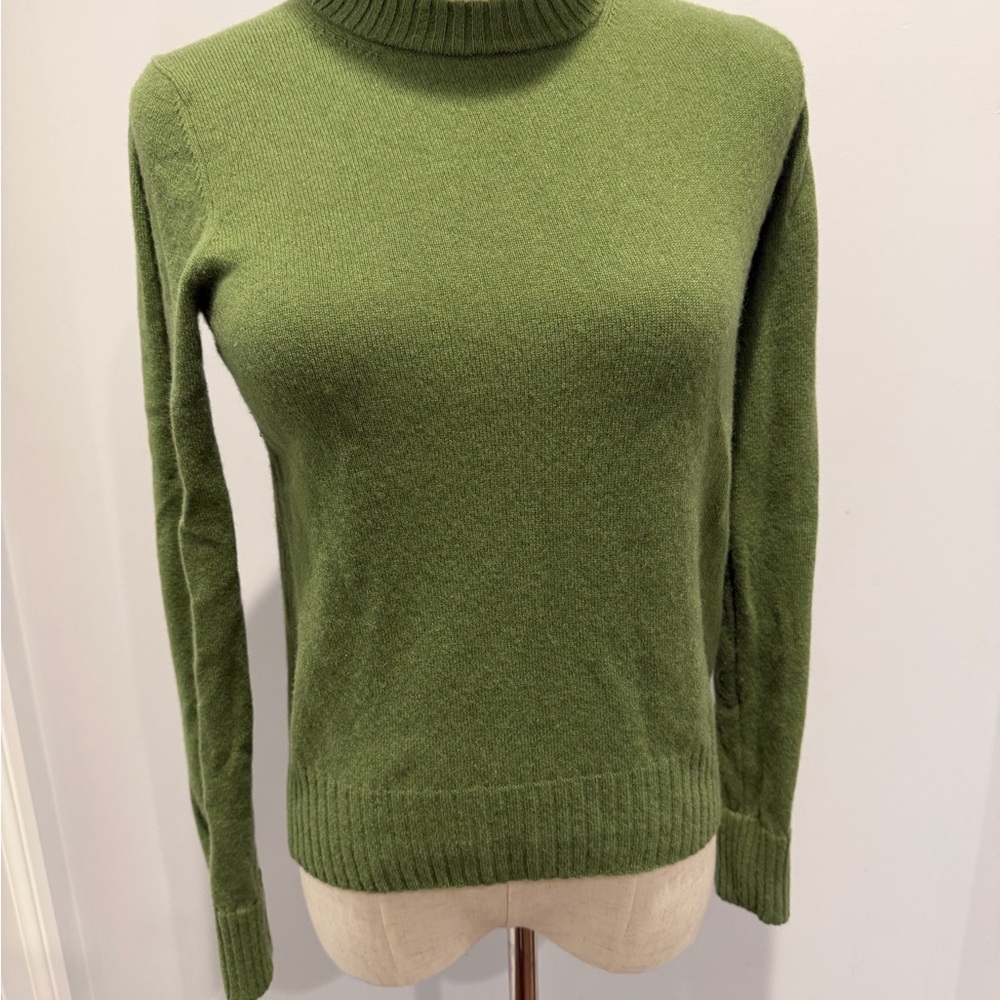 Vince 100% Cashmere Sweater – Olive Green Crewneck (XS)